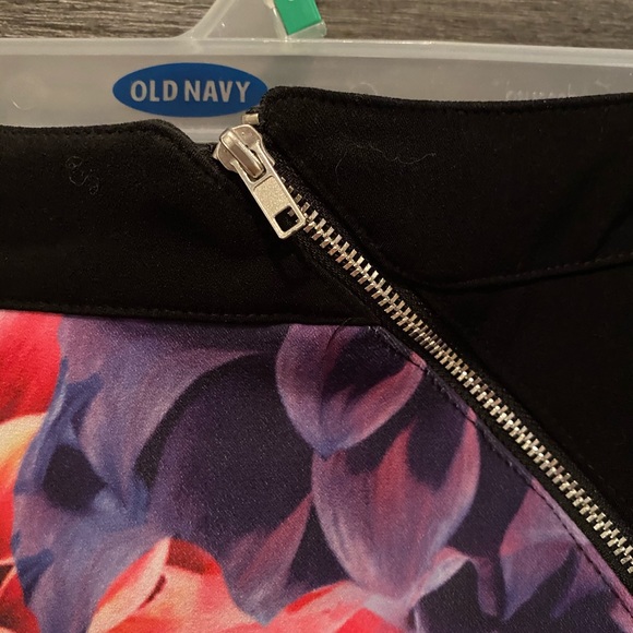 Hello Molly floral asymmetric zip mini skirt - Picture 6 of 9